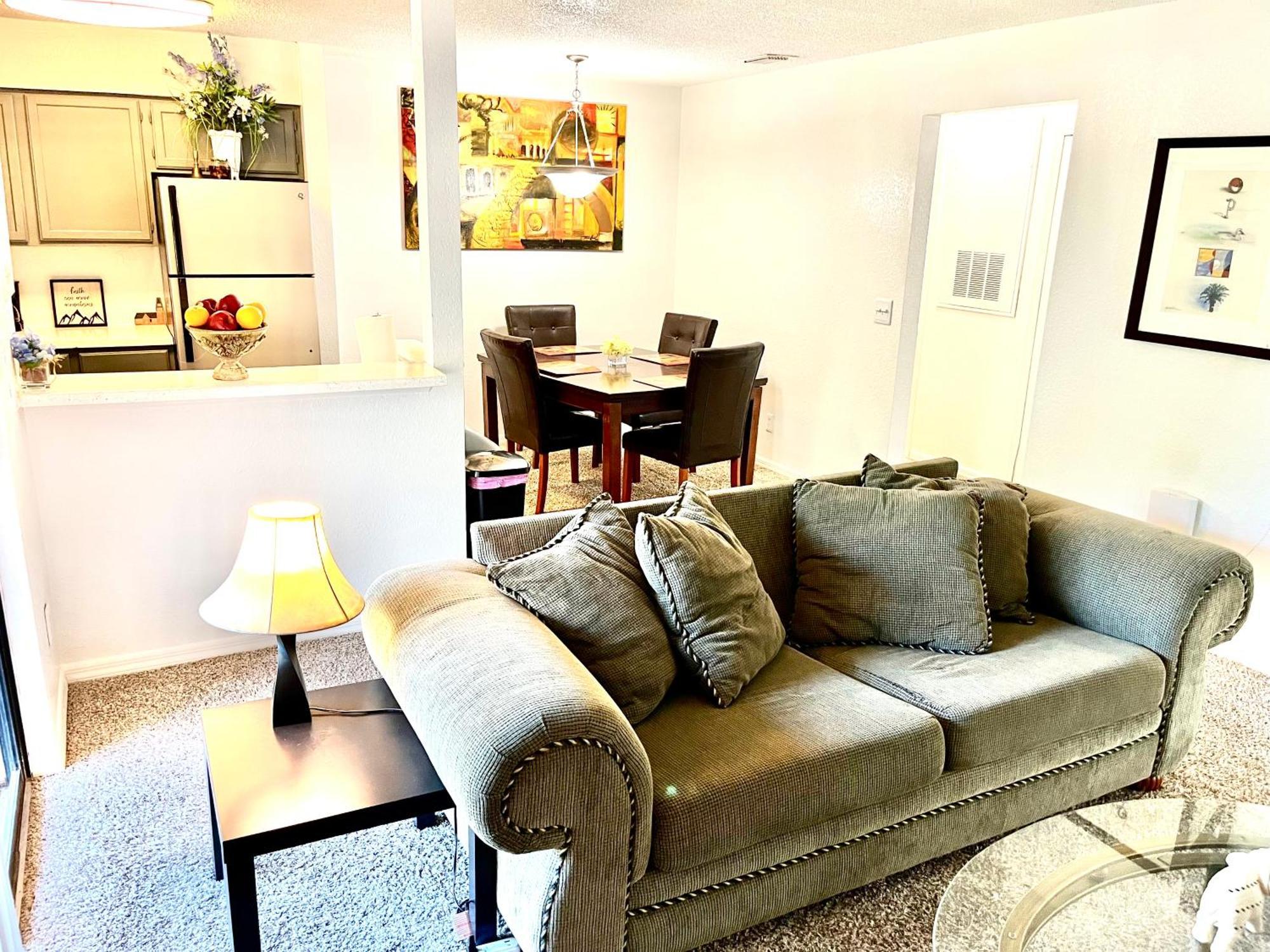 פורט אורנג' Daytona 2 Bed Apartment 10 Minutes To Beach With Balcony מראה חיצוני תמונה