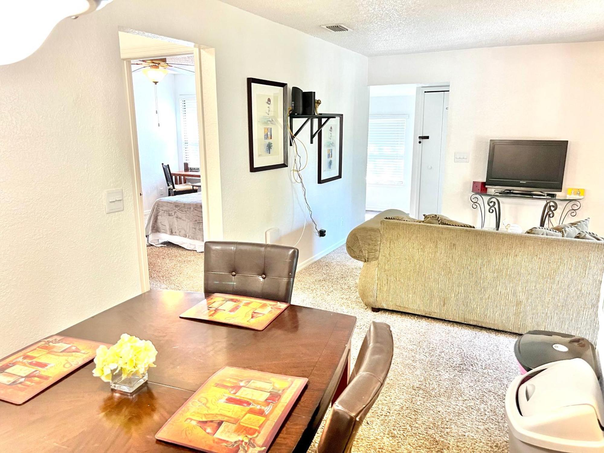 פורט אורנג' Daytona 2 Bed Apartment 10 Minutes To Beach With Balcony מראה חיצוני תמונה