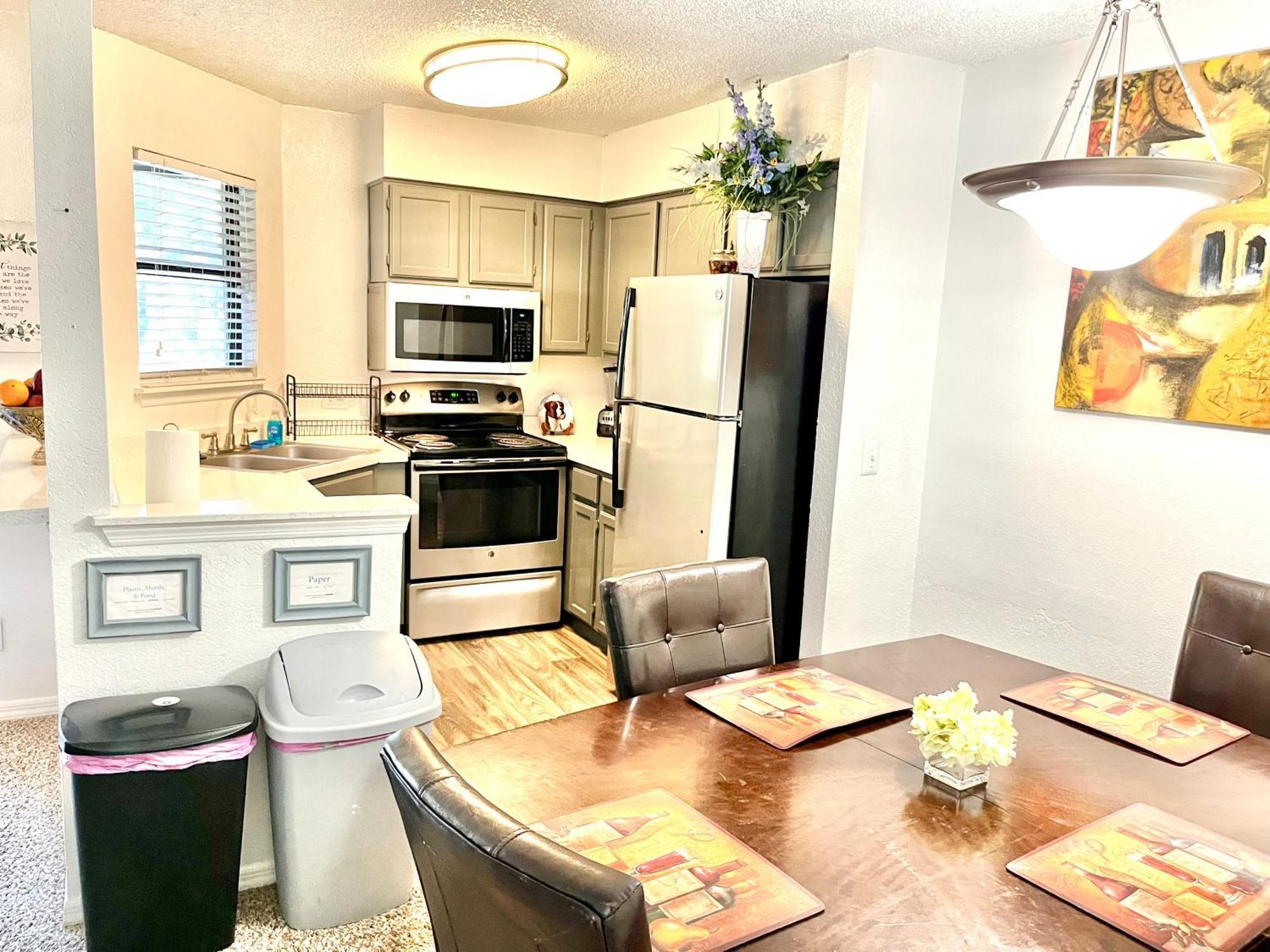 פורט אורנג' Daytona 2 Bed Apartment 10 Minutes To Beach With Balcony מראה חיצוני תמונה