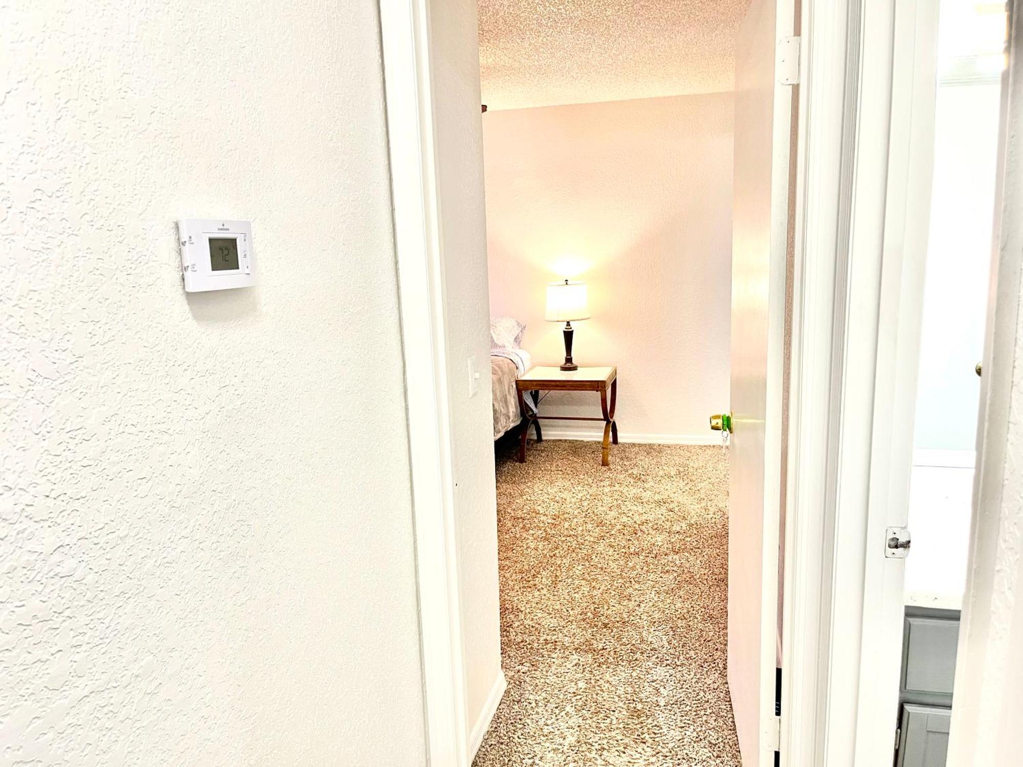 פורט אורנג' Daytona 2 Bed Apartment 10 Minutes To Beach With Balcony מראה חיצוני תמונה