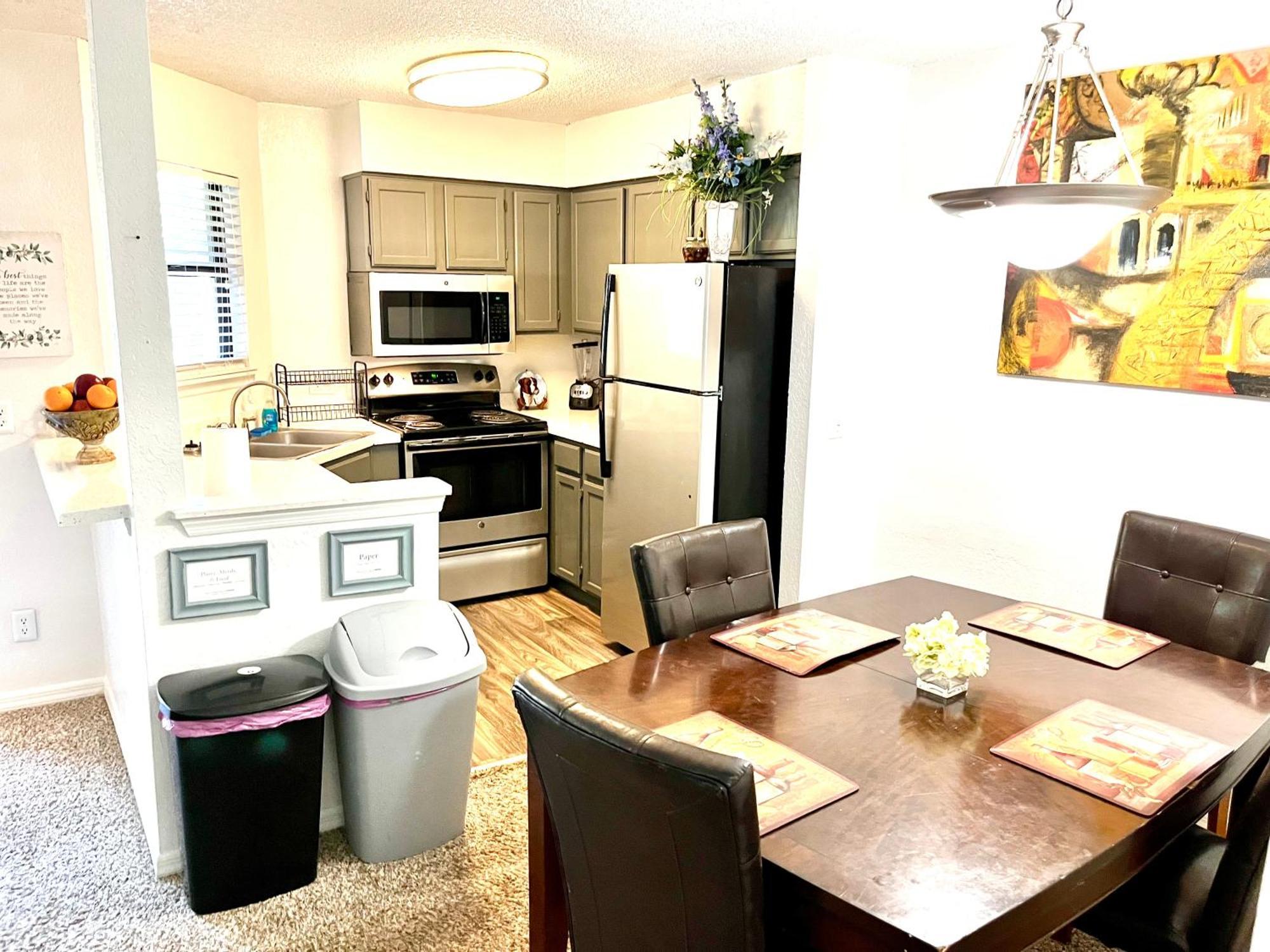 פורט אורנג' Daytona 2 Bed Apartment 10 Minutes To Beach With Balcony מראה חיצוני תמונה