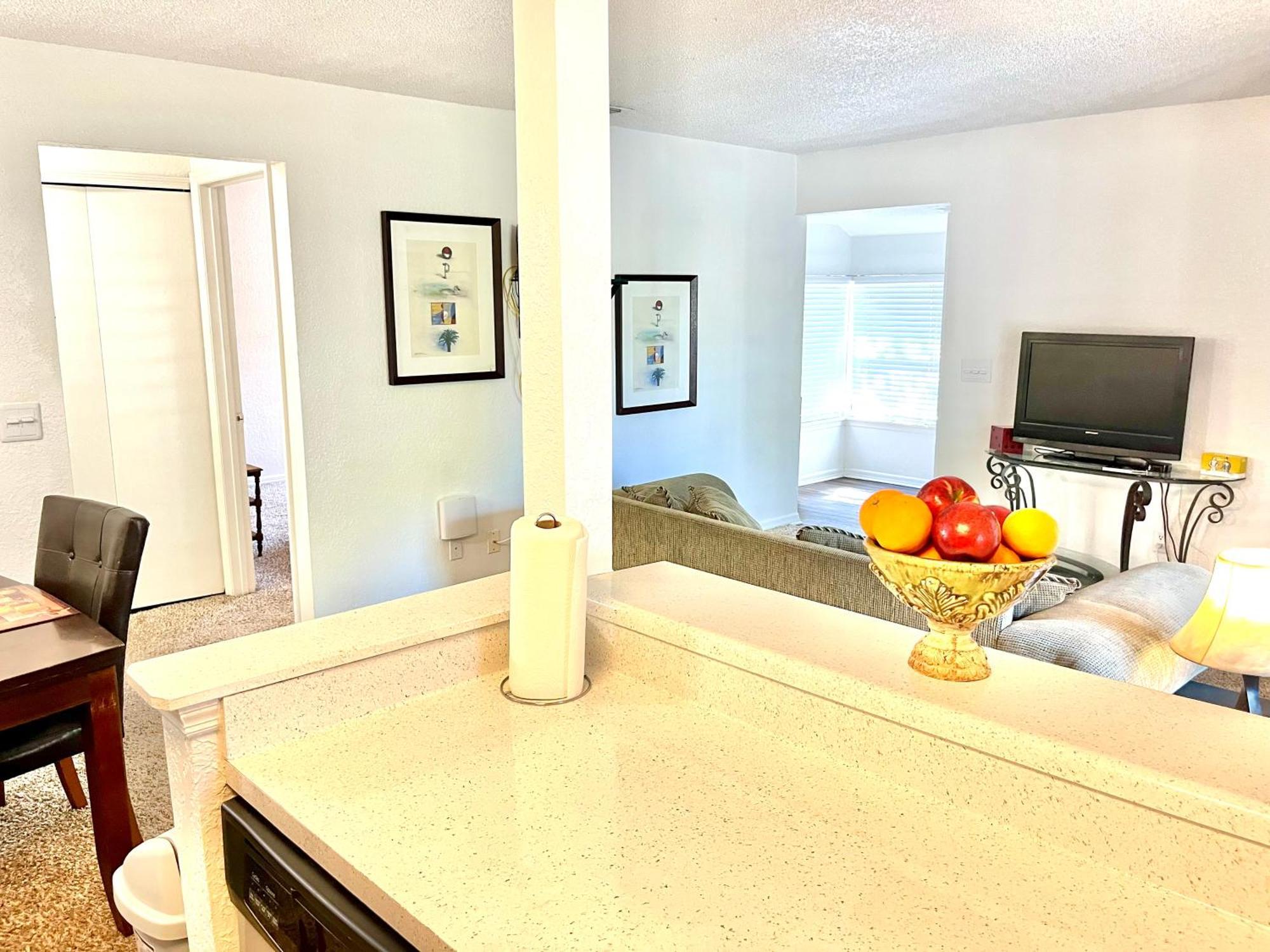 פורט אורנג' Daytona 2 Bed Apartment 10 Minutes To Beach With Balcony מראה חיצוני תמונה